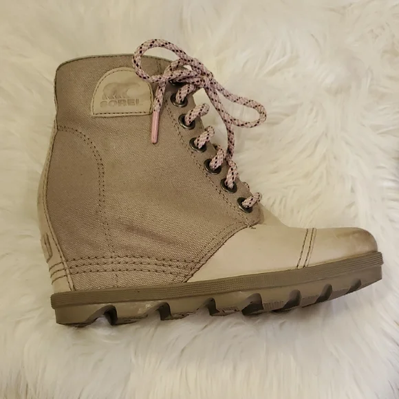 Sorel Wedge Boots  Size 7 - Picture 9 of 12